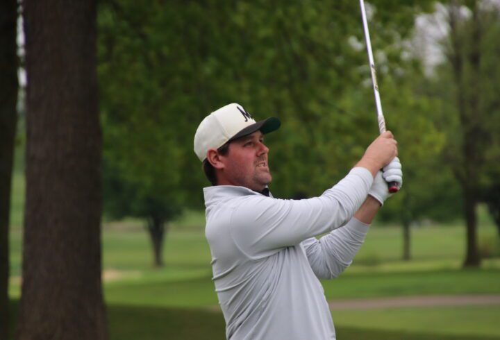 Late Birdies Give Schmitz First-Round Lead at Twin Cities Open 1